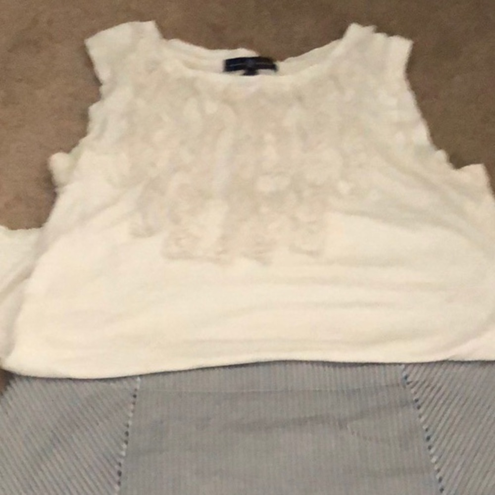 GAP Small sleeveless shirt off-white with frills